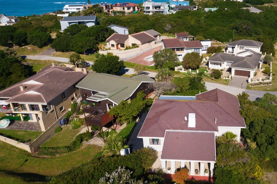 4 Bedroom Property for Sale in Paradise Beach Eastern Cape